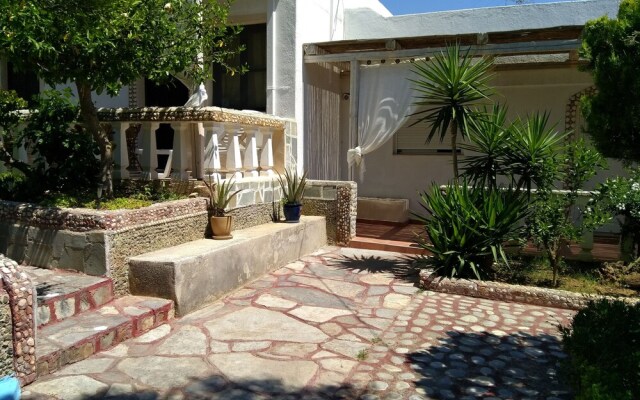 Luxury Cozy Villa With Garden Near The Sea