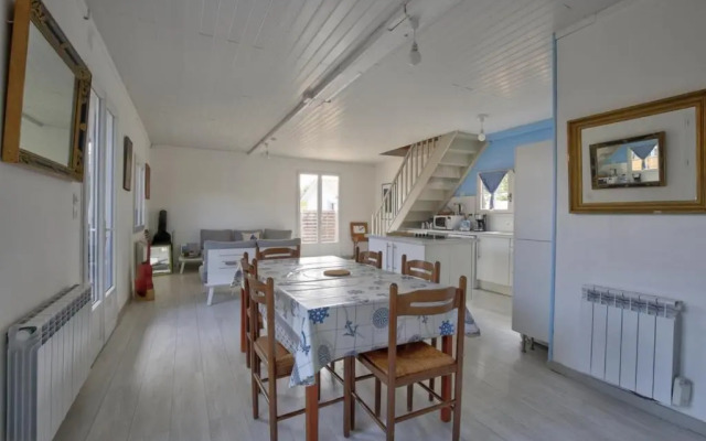 Maison du sentier du littoral et sa piscine naturelle