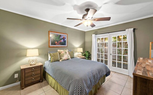Costa Mesa Bungalows by ELVR