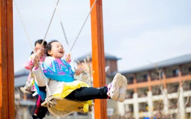 Qinhuangdao Arcadia Seaside Holiday Hotel