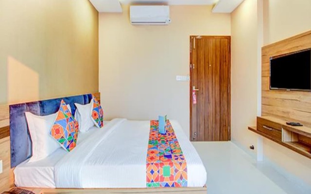 Hotel 7th Crossing by FabHotel