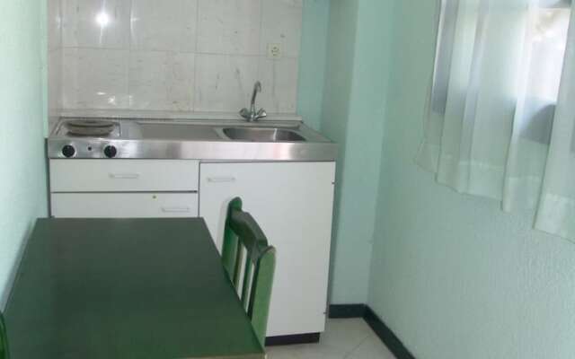 Nikos Apartments
