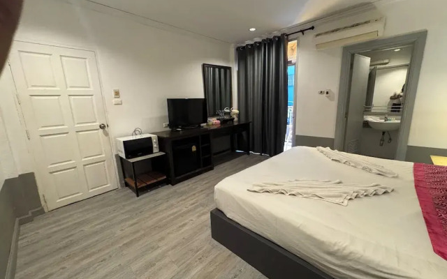 Zephyr House Residence