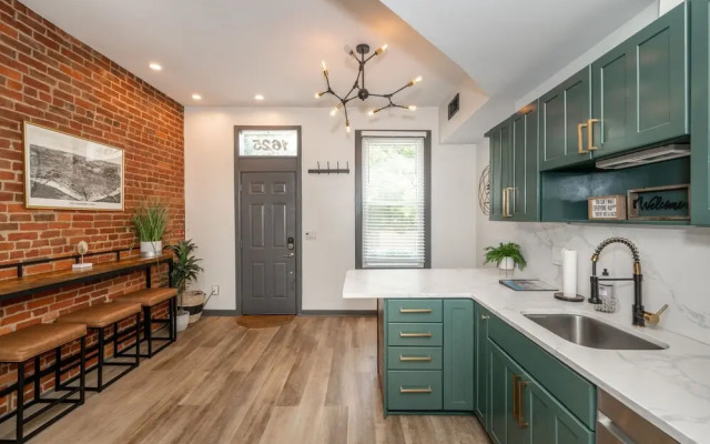 Mansfield Modern Oasis