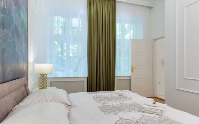 Chestnut & Eliza Suites