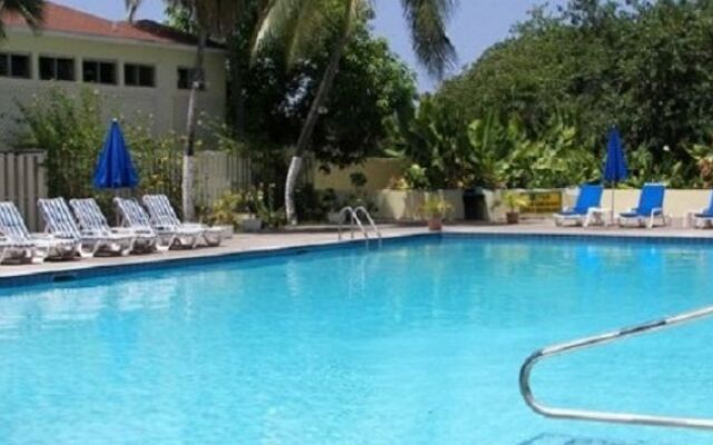 Frigate Bay Resort
