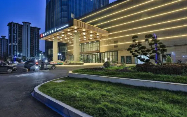Longyou Oriental Wenlan Hotel