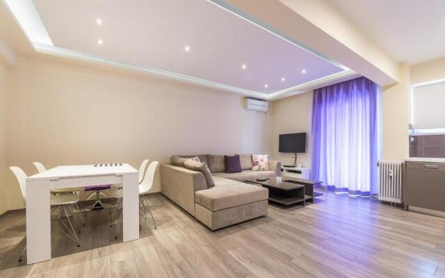 An Impressive 2 bdr Apt in Glyfada