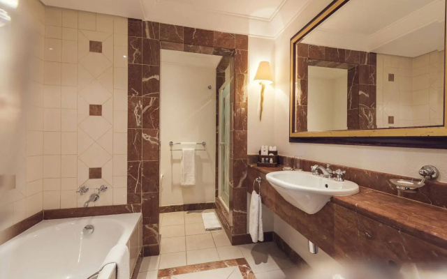 Carnival Club Hotel