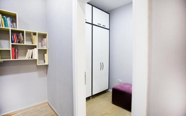 4 BR apartment & BBQ veranda