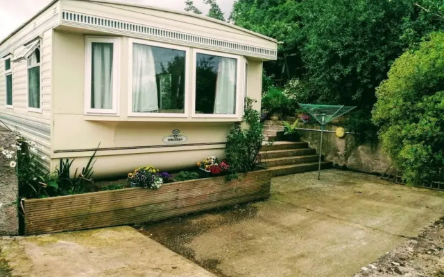 Midden Manor Country Stay on a Working Dairy Farm