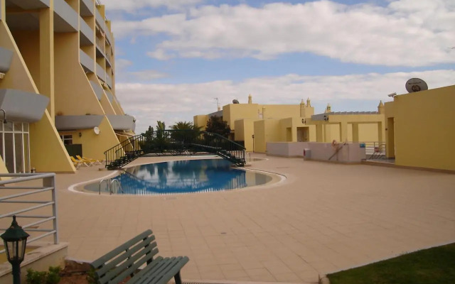 Caesar Apartment