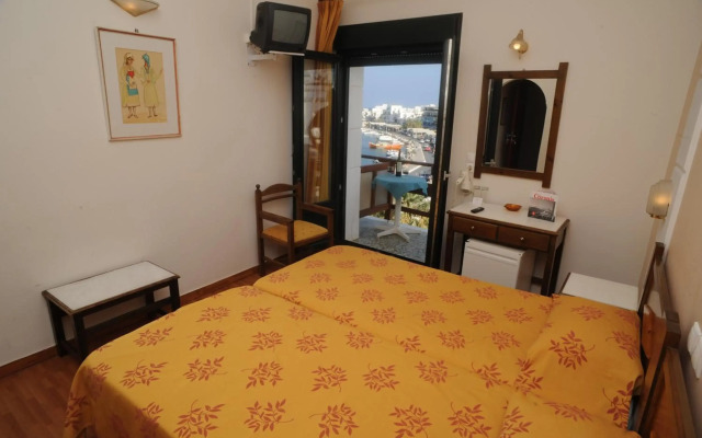 Coronis Hotel