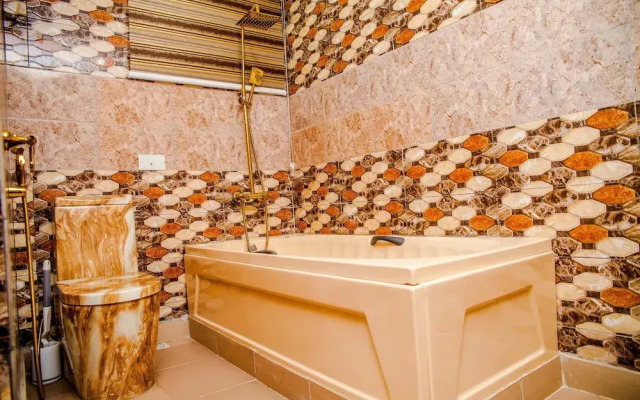Tobby Royal Suites