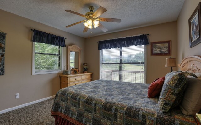 Moosetrax - 3 Bedrooms, 2 Baths, Sleeps 6 Cabin by RedAwning