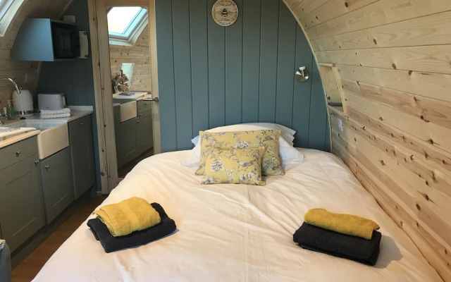 Orchard Glamping -willow Pod