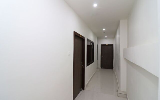 Oyo 18848 Paradise Inn