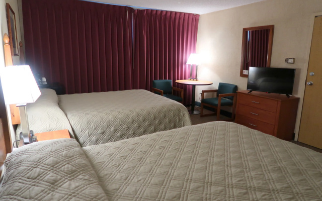 Commodores Inn