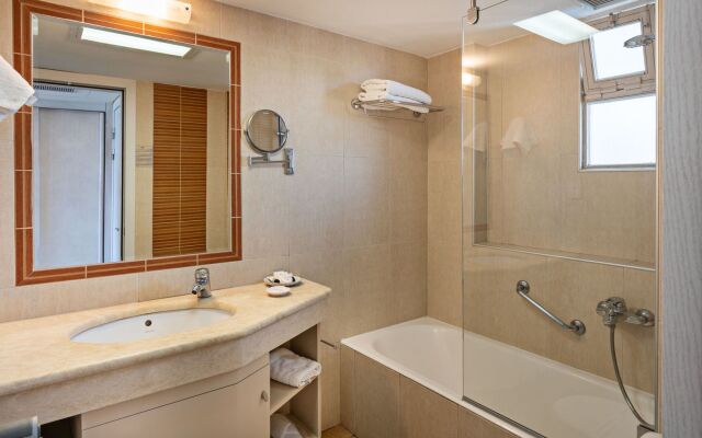 Pearl Beach Hotel