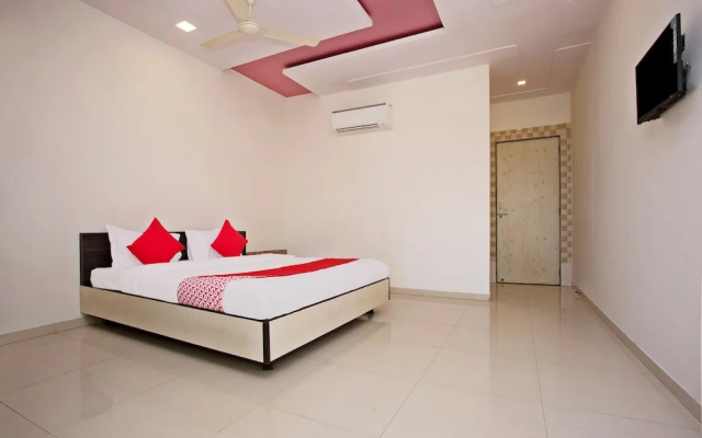 OYO 28363 Hotel Sai Icon Residency