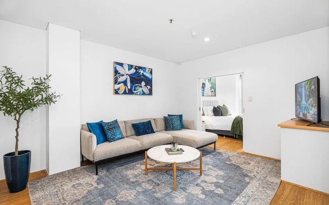 Newly Renovated 1bdr in the CBD