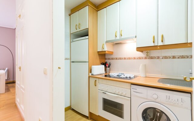 Puerta del Sol Stylish Aparments by Allô Housing