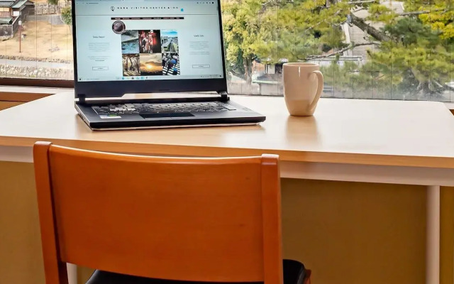 NARA Visitor Center & Inn