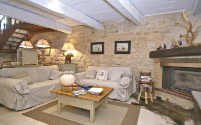 Splendid Villa in Viens with Swimming Pool