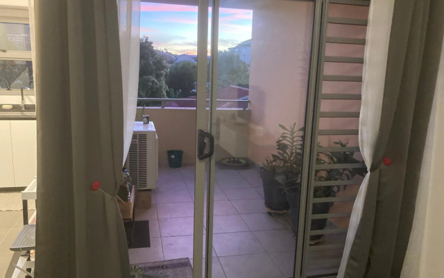 Standing Residence Kumuhei