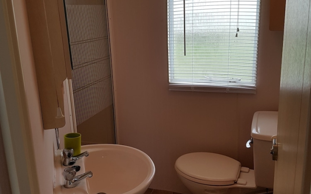 T & J's Caravan - 129 Happy Day's