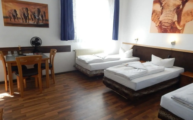 Bavaria Safari Hotel