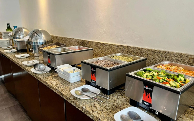 Holiday Inn Guadalajara Patria Universidad by IHG