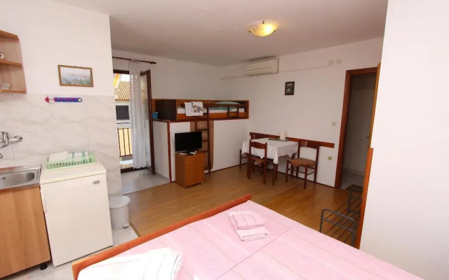 Miriana Studio With Balcony