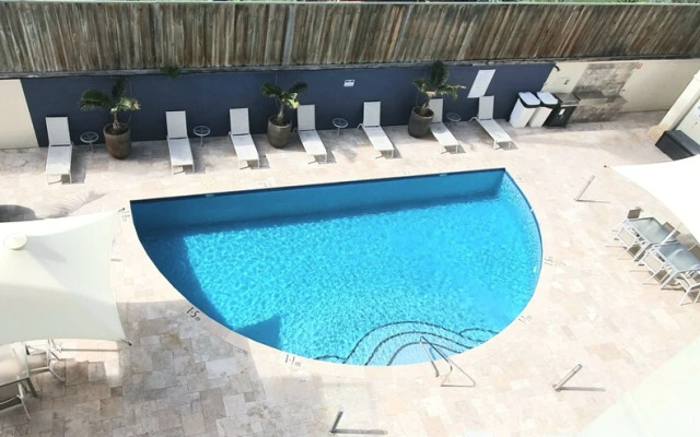 Scarborough Beach Front Resort Shell 13