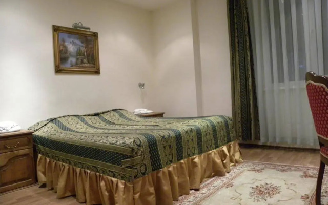 Three Dolphins Family Hotel