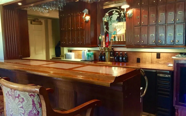 Mid Pines Inn & Golf Club