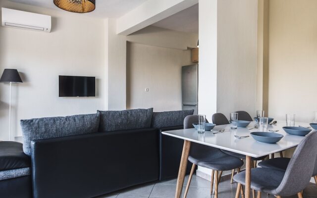 Chloe Apartments by QR booking