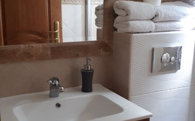 Levantin Inn 12 Room N12