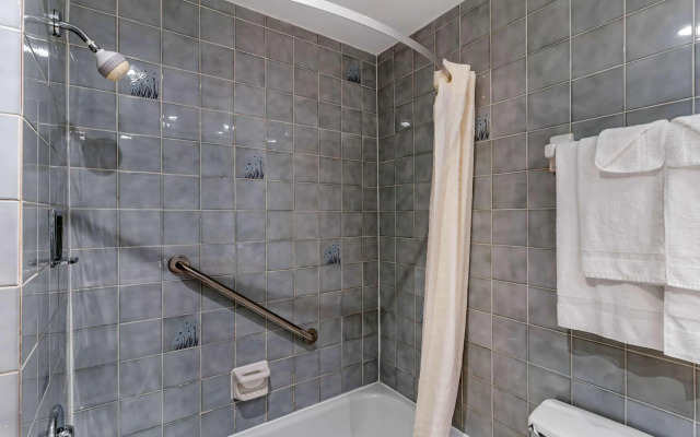: Econo lodge Hotel Brossard