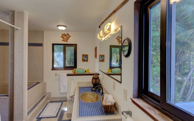 Black Sand Beach House 2 Bedroom Home