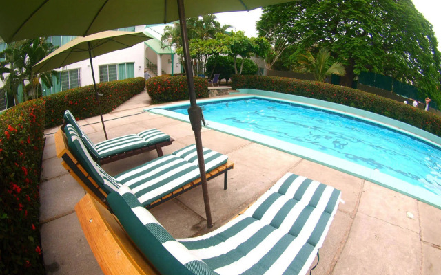 Hotel Parotas Manzanillo