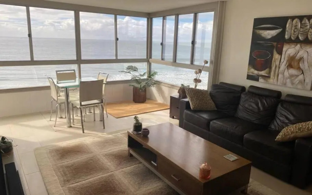 Alex Beachfront 3 brm Apartment - 9th floor