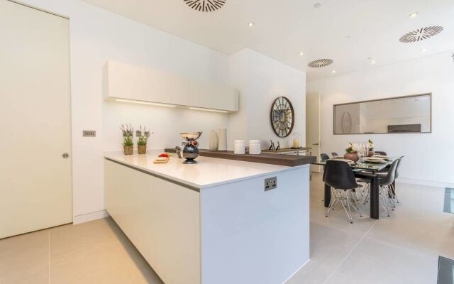 Urban Chic - Chiltern and Baker