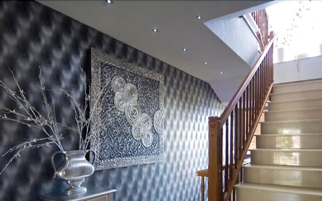 Chalet con piscina interior y sauna