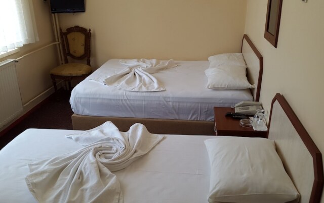 Leman Akçay Otel