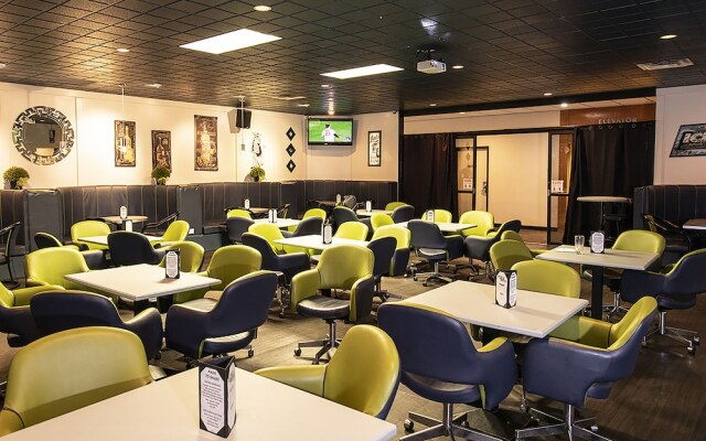 Dunvegan Inn and Suites