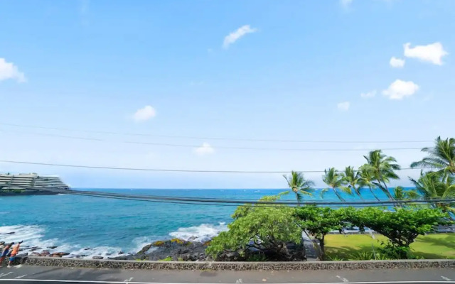 Kona Alii Oceanview Pool Shops & Restaurants
