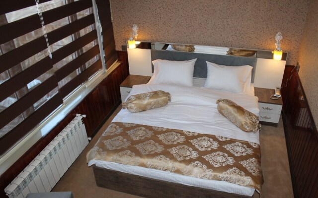 East House Hotel