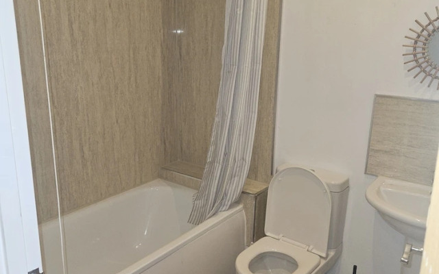 Impeccable 2-bed House in Basildon