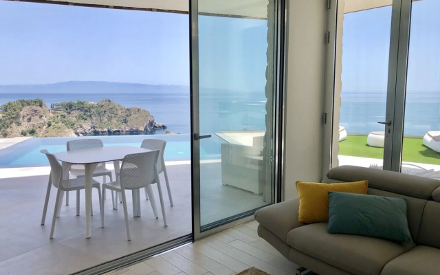 Isola Bella Infinity Suites
